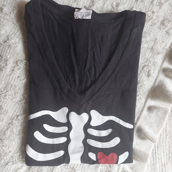 Maternity Punk Skeleton Graphic Tee - Picture 5 of 6